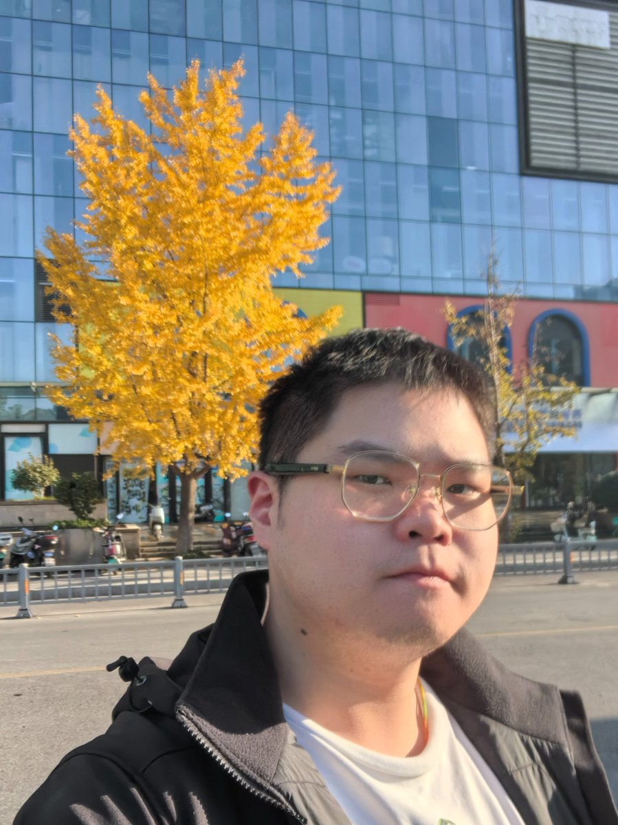 EADavid3701's tweet photo. 抓住秋天的尾巴！最后一波枫叶+银杏，再不拍就等明��啦😜 https://t.co/ZbDMQcDVPo