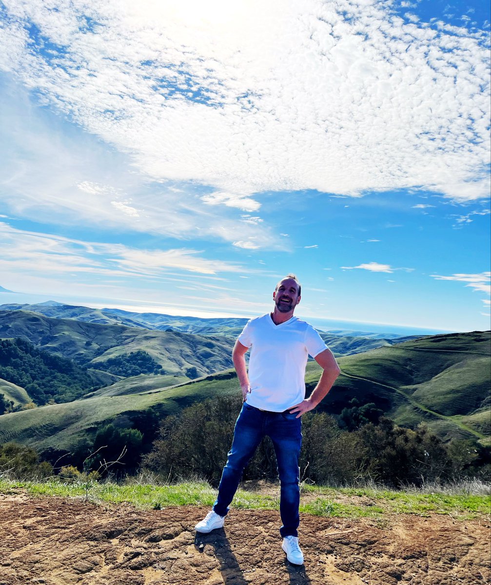 goldenashby's tweet photo. Every corner in Cali has a view worth slowing down for 😉☀️🤩 https://t.co/oBqTFmEZIb