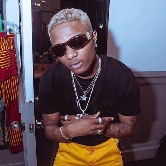 japh_man's tweet image. Hair complete for dis side 😂❤️

Black  Wiz  or  Blonde Wiz  ?