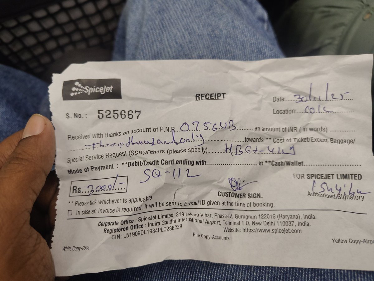 krtykyn's tweet image. @flyspicejet #Spicejet  @RamMNK Worst customer service and rude behaviour to customers. Paid 3 K  for 4 kg more .Indigo always gets customer luggage for check in. Don&apos;t fleece customers. On top of it Flight is delayed by 45 minutes.  India needs more Indigo kind of airlines.