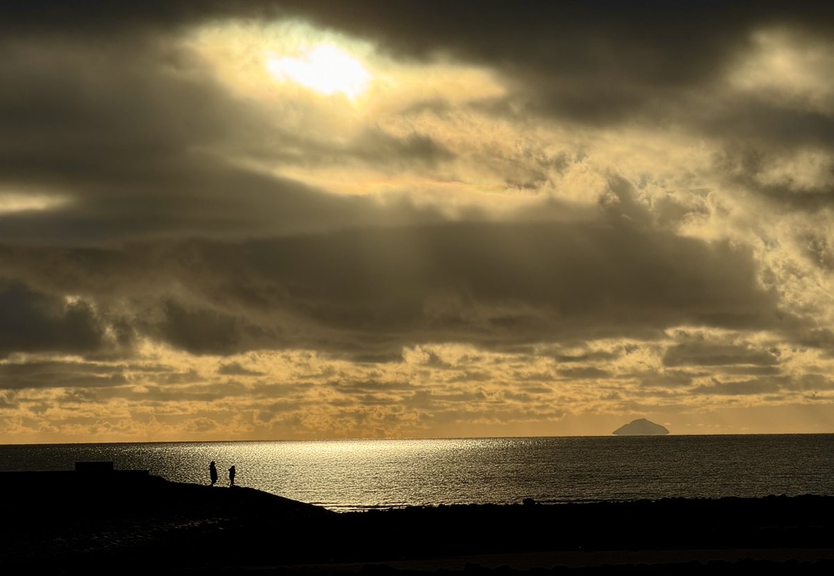 Cracking day down at beach ⁦<a href="/VisitScotland/">VisitScotland</a>⁩