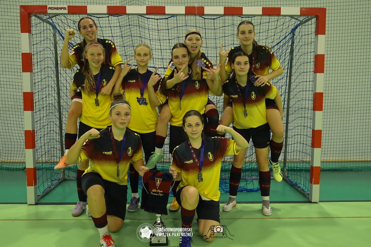 Pogoń Szczecin U18 zdobywa Puchar Polski ZZPN w futsalu kobiet! 🏆

Gratulacje!
