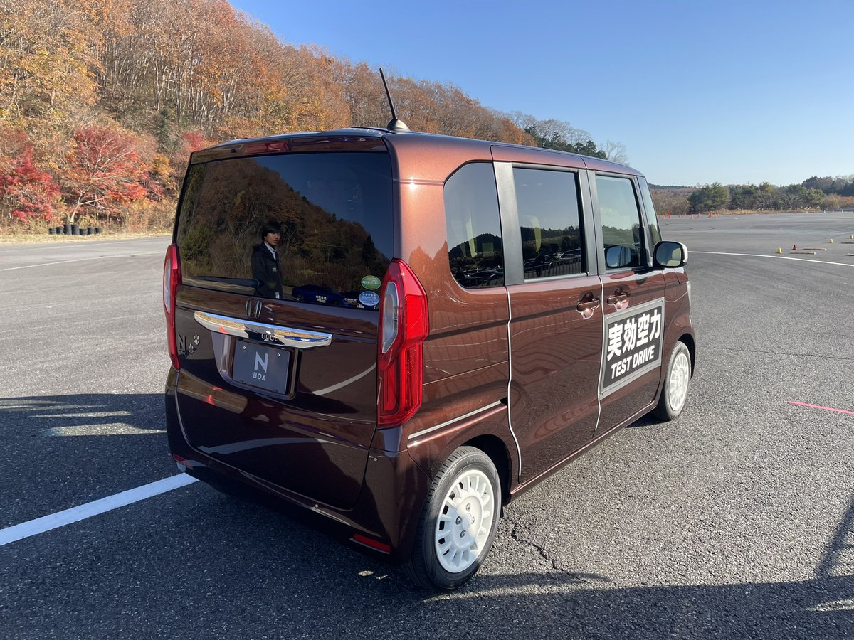 sazzzriiina's tweet image. ModuloX開発統括 福田正剛さん！
土屋圭市さん、湯沢峰司さんと
S660ModuloXを作り上げた方！！
S660を実効空力でGT3に仕立てた方！！！
同乗していただき感激でした🤩
シェブロンの効果…これ全ドライバーは体感すべき！マジックだわ🪄
#MMTD2025