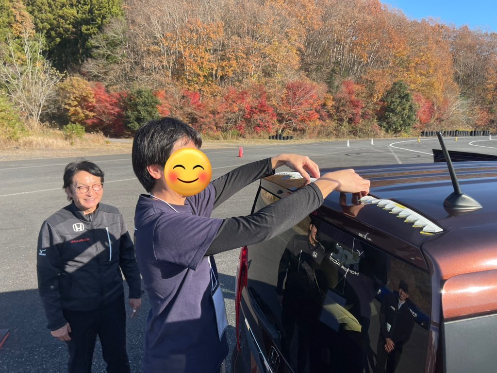 sazzzriiina's tweet image. ModuloX開発統括 福田正剛さん！
土屋圭市さん、湯沢峰司さんと
S660ModuloXを作り上げた方！！
S660を実効空力でGT3に仕立てた方！！！
同乗していただき感激でした🤩
シェブロンの効果…これ全ドライバーは体感すべき！マジックだわ🪄
#MMTD2025