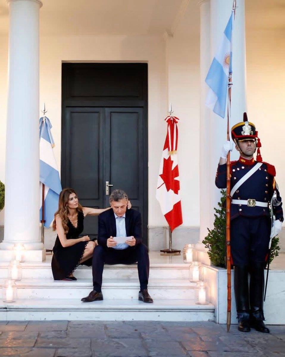 DruidBloggerOK's tweet image. 30/11/2028
La fuerza de una imagen.
Merece un Pulitzer.
-quedate con la que te mime como Juliana a Mauricio-
❤️