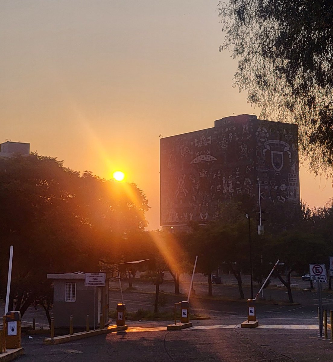 Ciudad Universitaria en 12 horas. <a href="/UNAM_MX/">UNAM</a>