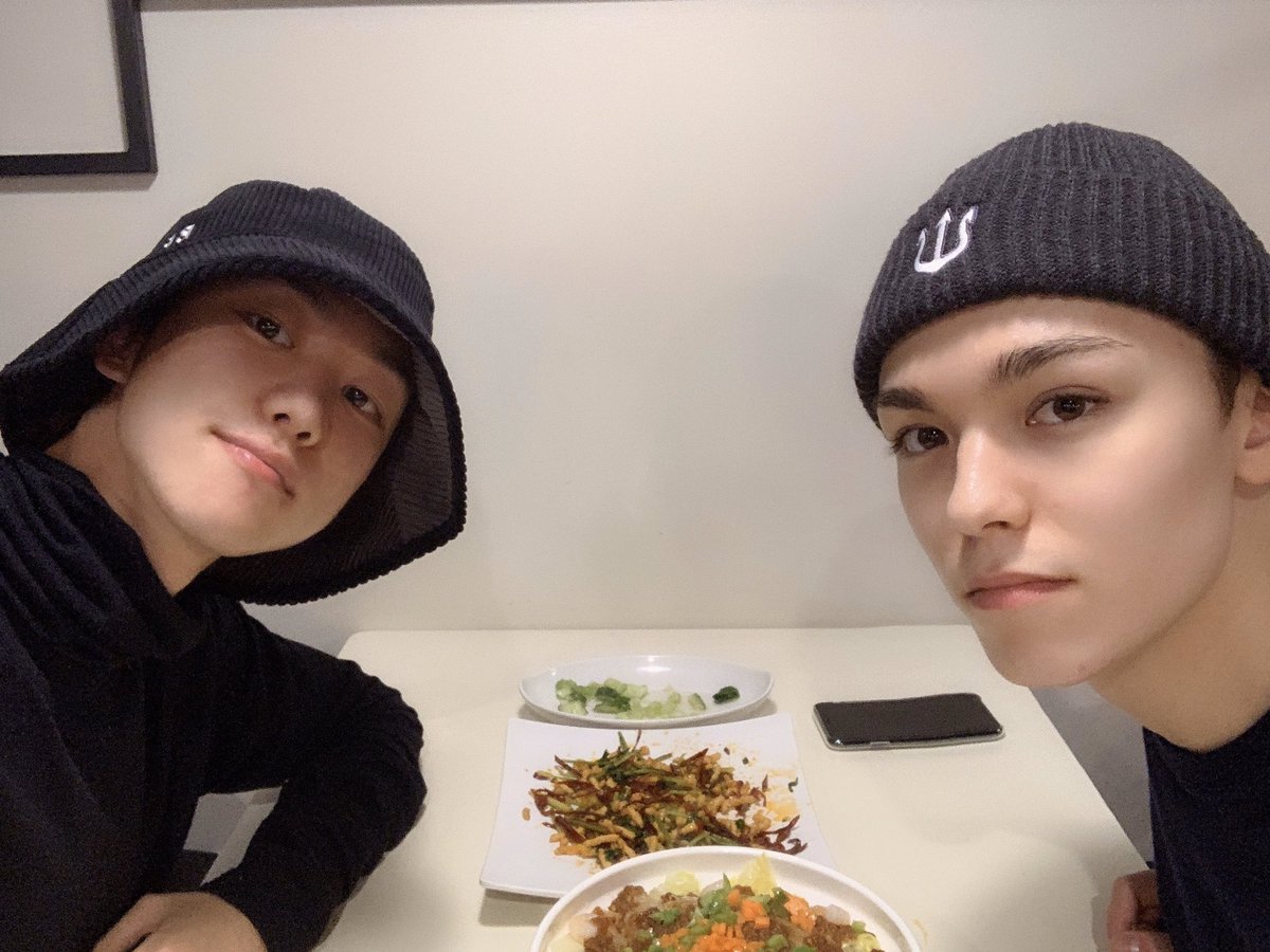 mhaohaom's tweet image. 6년 전 오늘 #하오츄!!! 🥹

[17&apos;S 버논] 더 먹겠습니다!!!🇨🇳🍚🍲