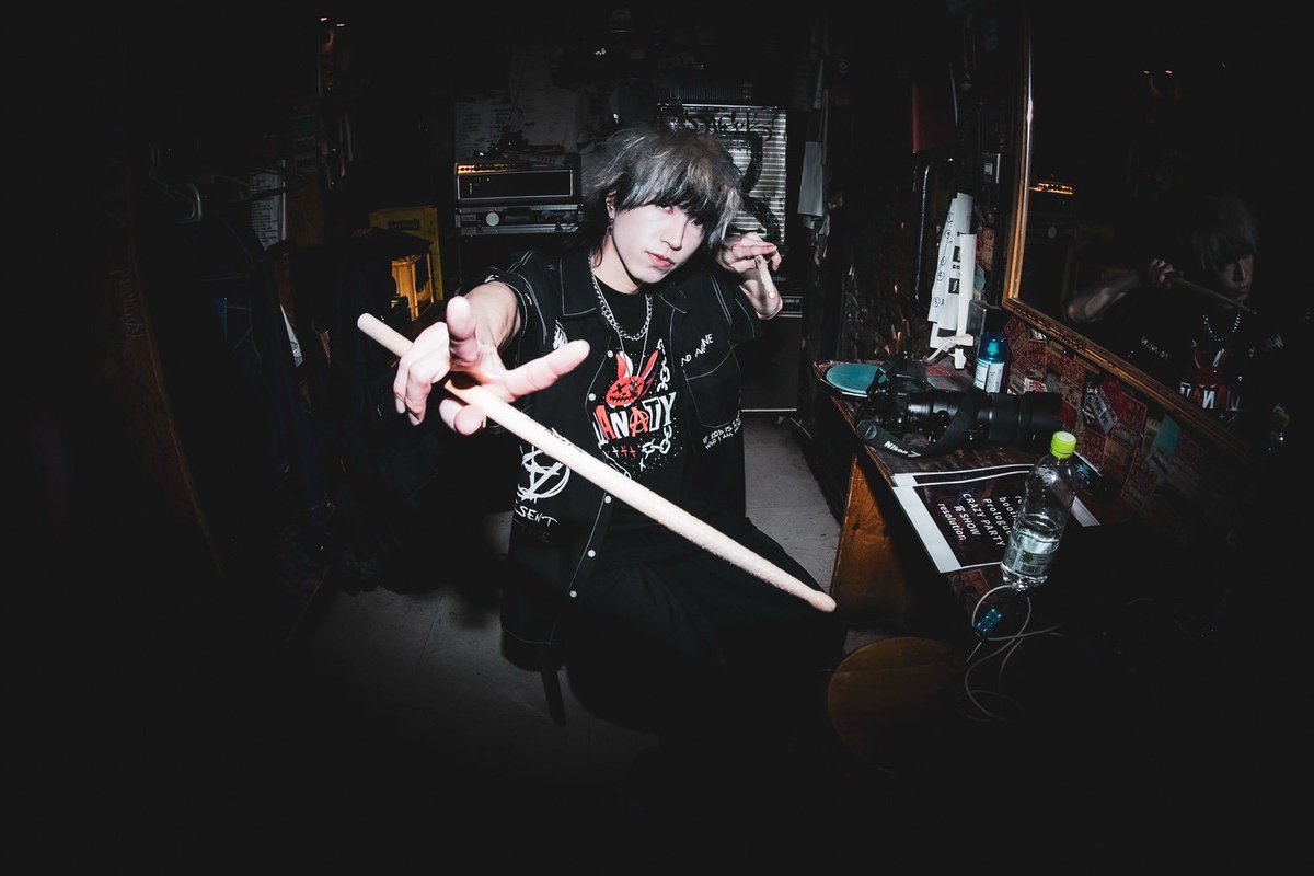 今年も無事、歳を重ねました。

出会ってくれてサポート依頼をくださる方
いつも対バンで仲良くしてくれる方
話しかけてくれるお客さん方
ライブハウス関係の方々に、本当に感謝です。

活動ができる有り難みを噛み締めて
新しい歳も飛躍できるように頑張ります

ドラム楽しいね。

📸<a href="/AKITA1488/">Mi-</a>