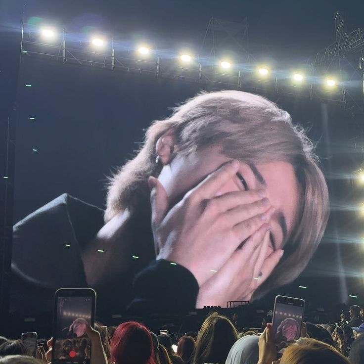 ⋆ (@spaceminie) on Twitter photo 