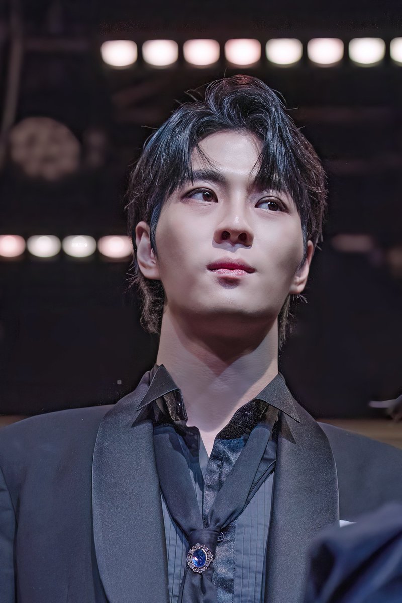 withoutme07pic's tweet photo. 251130 #포쉬 #김아론 
Now is the time to throw off our chains, to dance footloose upon the earth, to carpe some fucking diem. https://t.co/NDZ55nlX1X