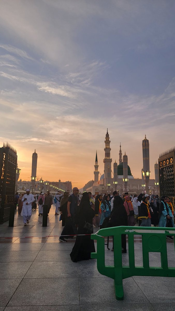 الحمدلله على ما وهب و تفضّل و أنعَم 
 و جَاد و أَكرم ، حمدًا كثيرً