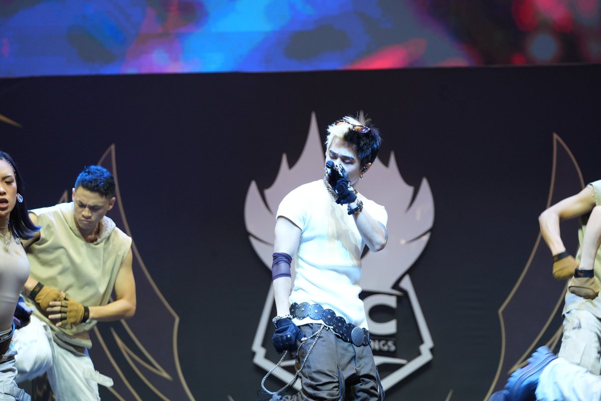 🎶 <a href="/SB19Official/">SB19 Official</a> had the crowd hyped — relive the magic up close with these unforgettable photos! 🔊🎤

#shinehok #2025HOK #HonorofKings #HOKEsports #KIC2025