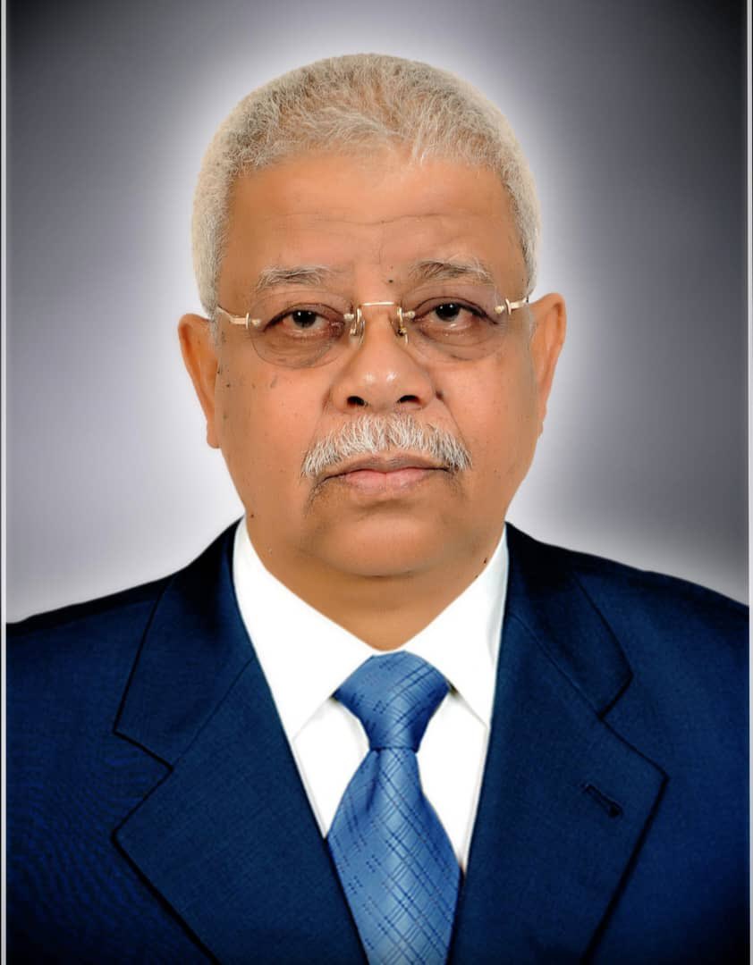 برحيل البروفيسور عبدالرحمن محمد عبدالقادر بامطرف، فقدت حضرموت واليمن قامة علمية ووطنية استثنائية قدّمت للوطن عقوداً من العمل النزيه والبحث الجاد وخدمة المؤسسات. 
عزاؤنا لأسرته وآل بامطرف وكافة محبيه. 
إرثه سيبقى علامة مضيئة في مسار التعليم والبحث العلمي. 
رحم الله فقيد الوطن.