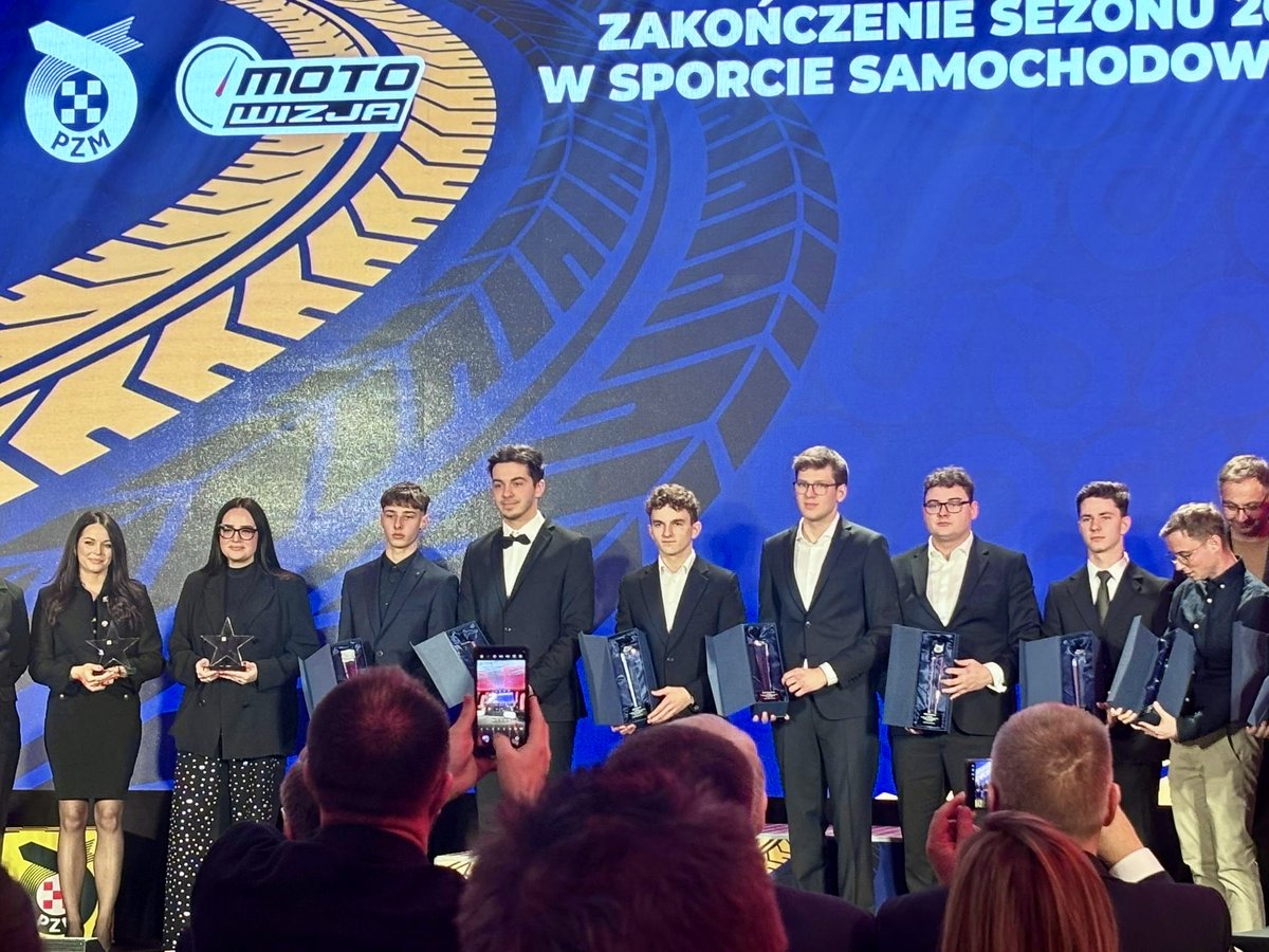 Miałem przyjemność gościć na gali kończącej sezon 2025 w sporcie motorowym zorganizowanej przez Polski Związek Motorowy. Odebrałem wyróżnienie i trofeum za tegoroczne wyniki 🏆🤩

Cieszę się, że z roku na rok motorsport w Polsce rośnie i mamy coraz więcej sukcesów 🙌
<a href="/OfficialPZM/">PZM</a>