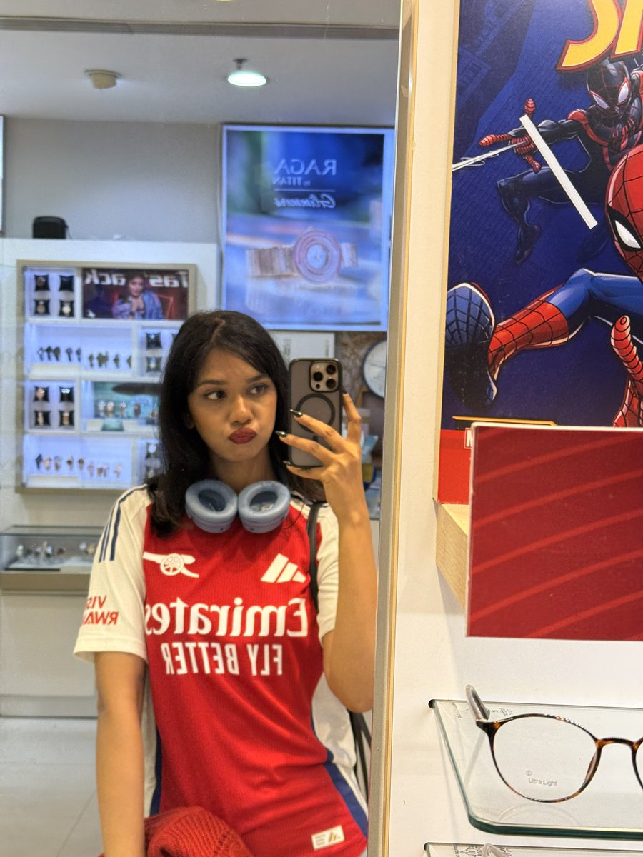 Its Matchdayyyyyyy!!!!!!!
Let’s go and pound on that Bridge as always 
Come on you Gunners!!!
.
#COYG #Gunners #Arsenal #Gunners #ChelseaVsArsenal #ChelseaArsenal