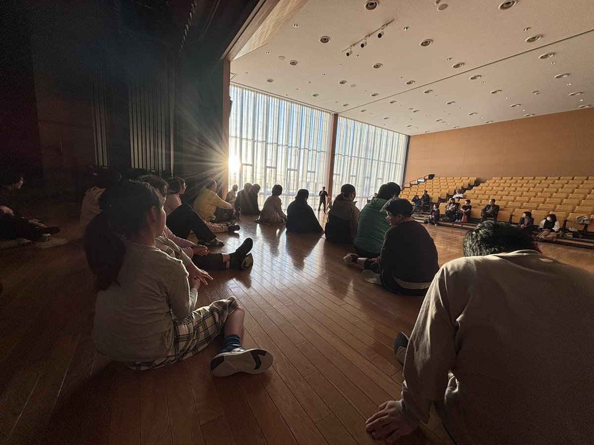 バリアフリーミュージカル劇団夢バッグ
第5回公演【カラフル・タウン・ストーリー〜劇団夢バッグとその仲間たち〜の
公演が終了しました！ご来場頂いた皆様、応援してくださった皆様ありがとうございました！