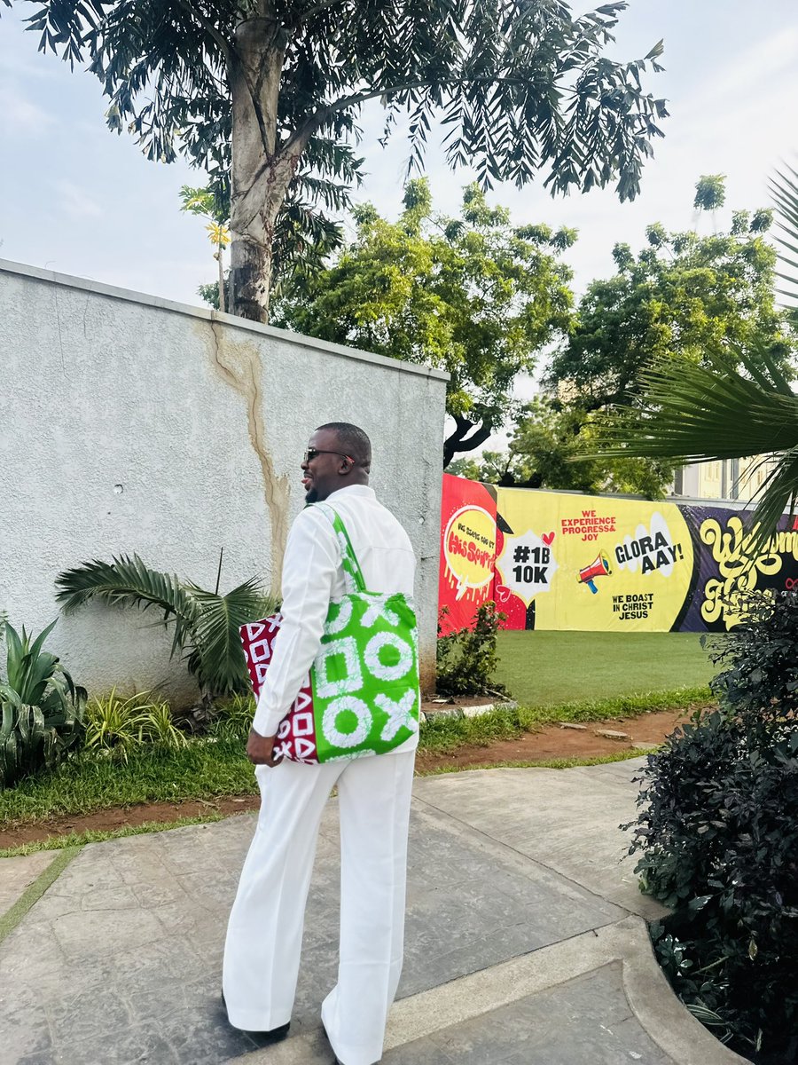 thearikesamuel's tweet photo. Ankara Tote Bag as seen on @ogheneovie_o https://t.co/Fdai5HvjBl