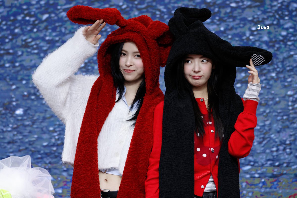 📝20251130 대면 ❤️🖤

#RYUJIN #류진
#LIA #리아
#ITZY #있지