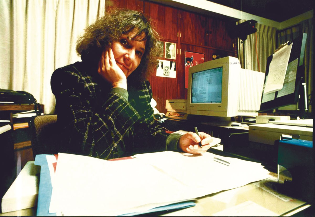 Entrevista  a la escritora Blanca Wiethüchter que fue realizada en 2003 por la poeta Lourdes Saavedra, en el marco del I Foro de Escritores Bolivianos organizado por el Centro Cultural Simón I. Patiño de Cochabamba. 
📲Dale click: acortar.link/tAbG2Y para leer.
#dumdumeditora