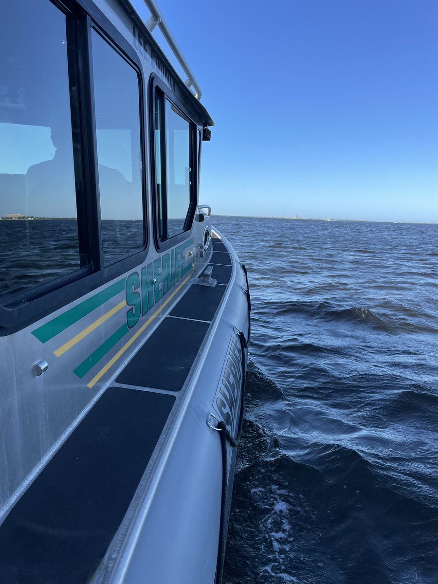 SheriffLeeFL's tweet photo. #TeamLCSO is assisting our partners at the U.S. Coast Guard in the ongoing search for the missing boater. Our Marine Units and Aviation Division are on scene actively supporting search efforts. https://t.co/MzDPlb6bPx