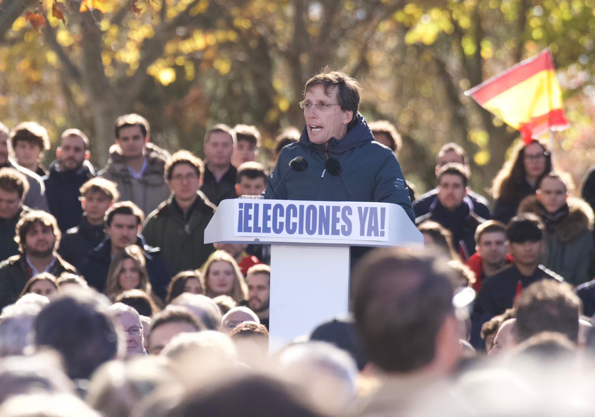 Mientras Sánchez dirige un gobierno corrupto que actúa como una mafia.

👉🏼 Nosotros defendemos la democracia. 

#MafiaoDemocracia