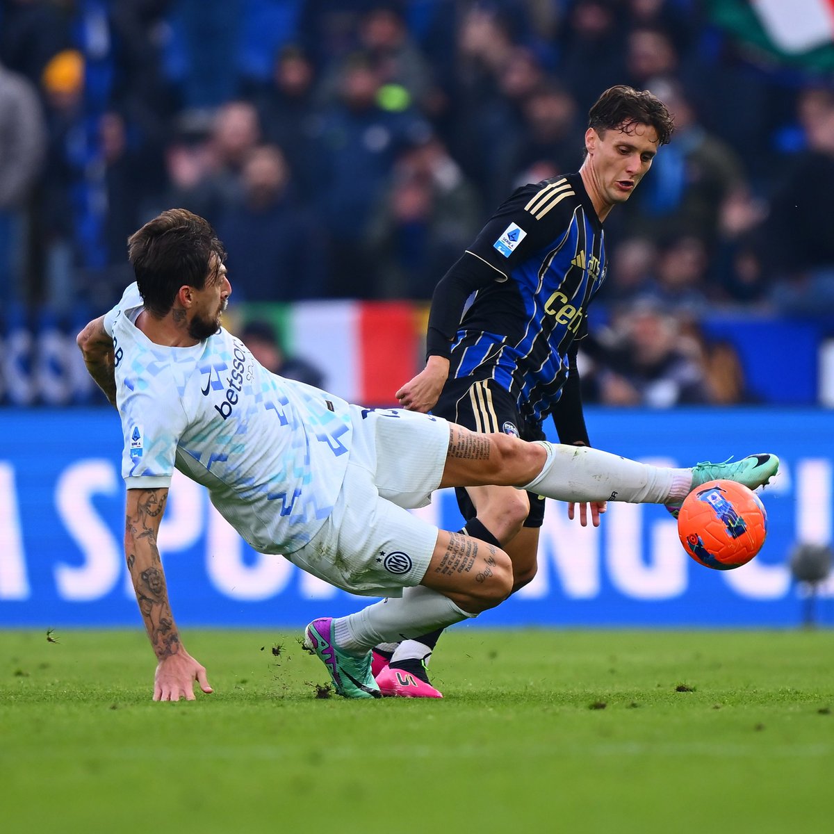 Inter's tweet image. 🧱🧱🧱