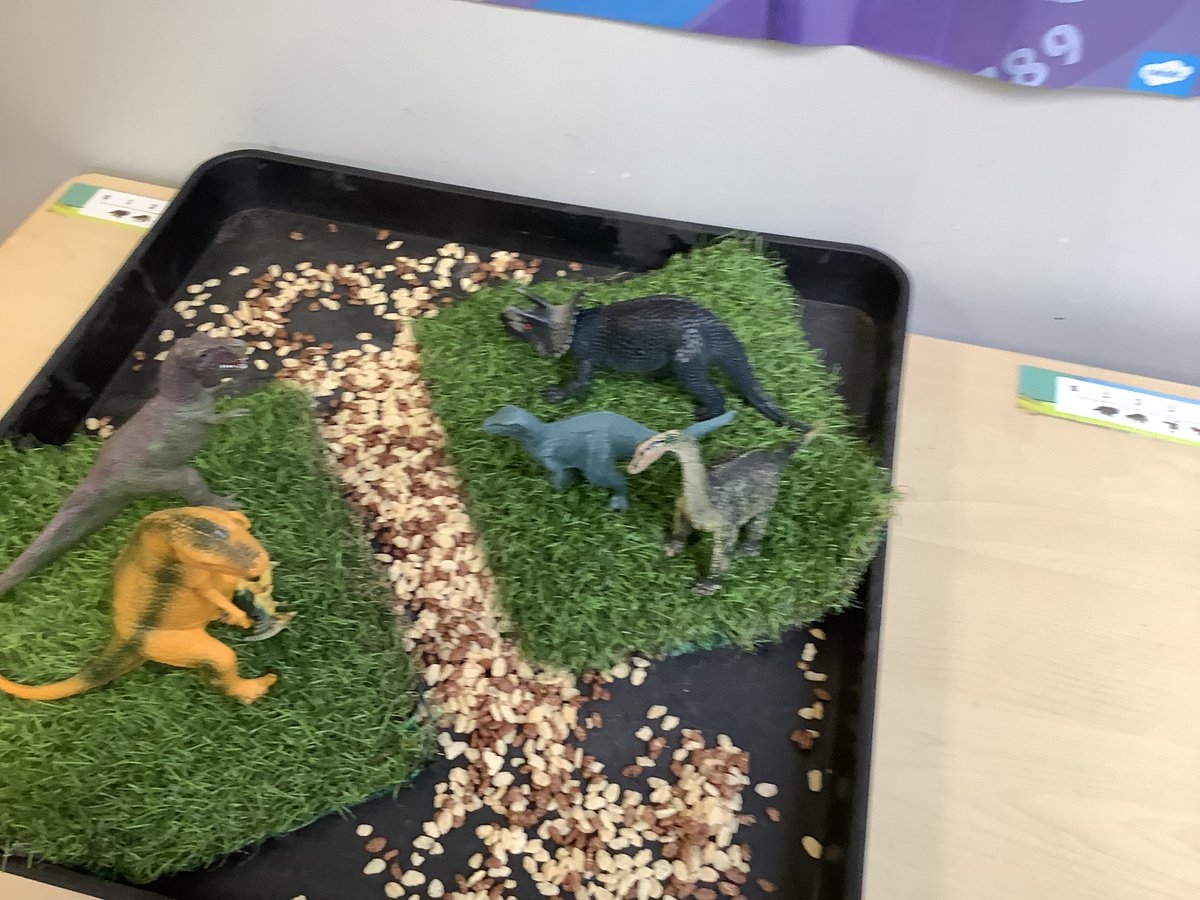 This week in Nursery Wrap, our little learners explored different types of dinosaurs and practiced letters from their names. 🦖