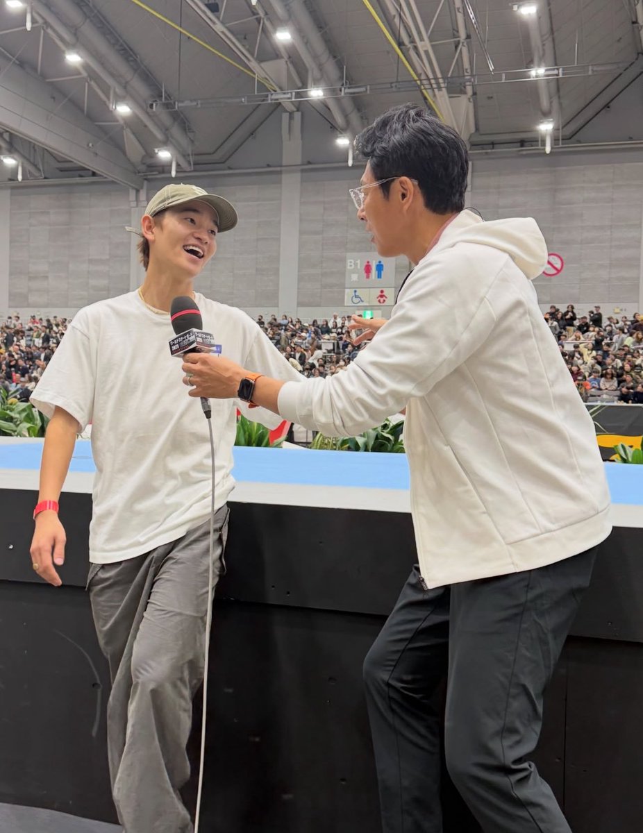 tvasahi_skb's tweet photo. ／
「会場が熱いと思ったら修造さんいた笑」
会場全体が興奮した大逆転‼️
#白井空良 選手の決勝は必見👀
＼

ワールド #スケートボード 北九州✨🛹
🥇白井空良
🥈根附海龍
🥉青木勇貴斗

🔻TVerでもう一度👀
https://t.co/0kayGy8HtP
※追っかけ再生は12/1(月)ごご1時55分まで

#松岡修造
#鈴木愛理 https://t.co/BVJyfjIh9f