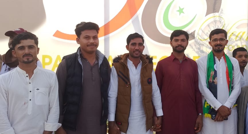 RazaDharijo's tweet photo. Along with young party workers of Kazi Ahmed attended the 58th Foundation Day of PPP ♥️🖤💚 at Shaheed BenazirAbad, Nawabshah.
@AamiraliLa27744 @AmeerBagri @Qadirchandio23 @AmirAli5333321 

#58YearsOfPPP #PPPFoundationDay #JiyeBhutto https://t.co/TBgNtCGqBX