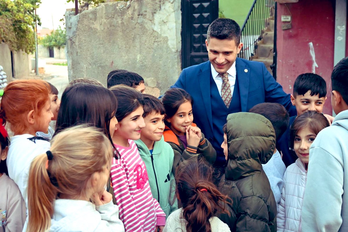 Çocuk gülerse dünya gülermiş.

Siz hep gülün çocuklar…

#BirBaşkadırDerik