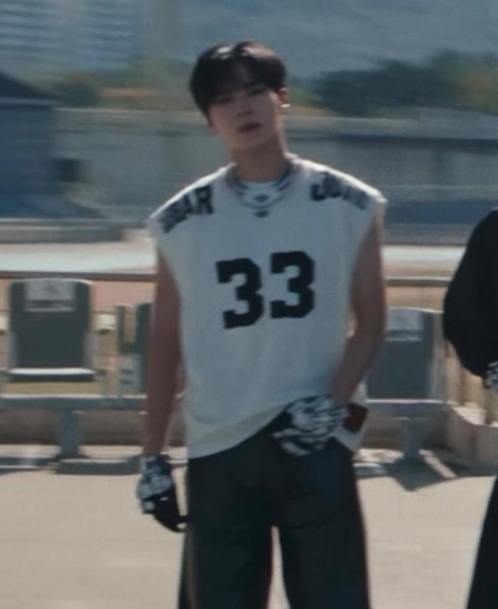 junseompreg's tweet image. sleeveless junseo u fuckin insane 😵‍💫