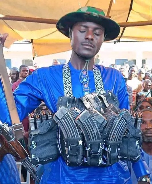 ADCVanguard_'s tweet image. We're still waiting for the announcement of Ambassador Bello Turji and Ambassador Isiya Kwashen Garwa by the Jagaban of Africa. We know he has a penchant for criminals in his government.