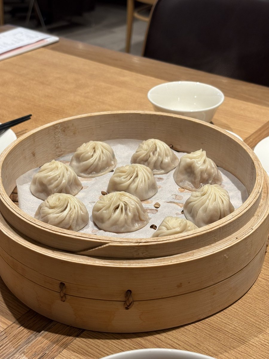 notesofsage's tweet image. exam szn is for studying, milk tea, and soup dumplings! #studytwt