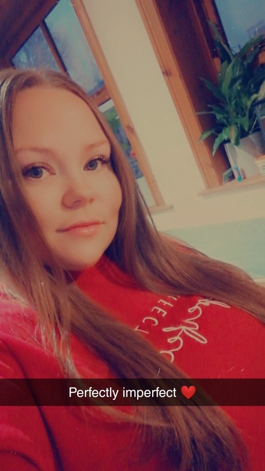 MrsLD10's tweet image. Cold winters day Christmas shopping in #York followed by lunch in #wetherspoons in #Harrogate, bit posh round here, the common Nottingham girl stands out 😂 least i can afford spoons unlike the other places 😊