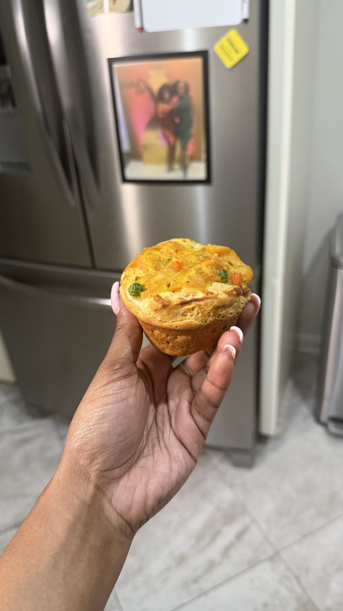 zaynahbear's tweet image. I made mini chicken pot pies for dinner