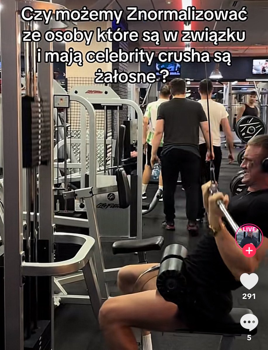 nie ma bardziej wkurwiajacej osoby na polskim tiktoku, przysięgam XDDDD