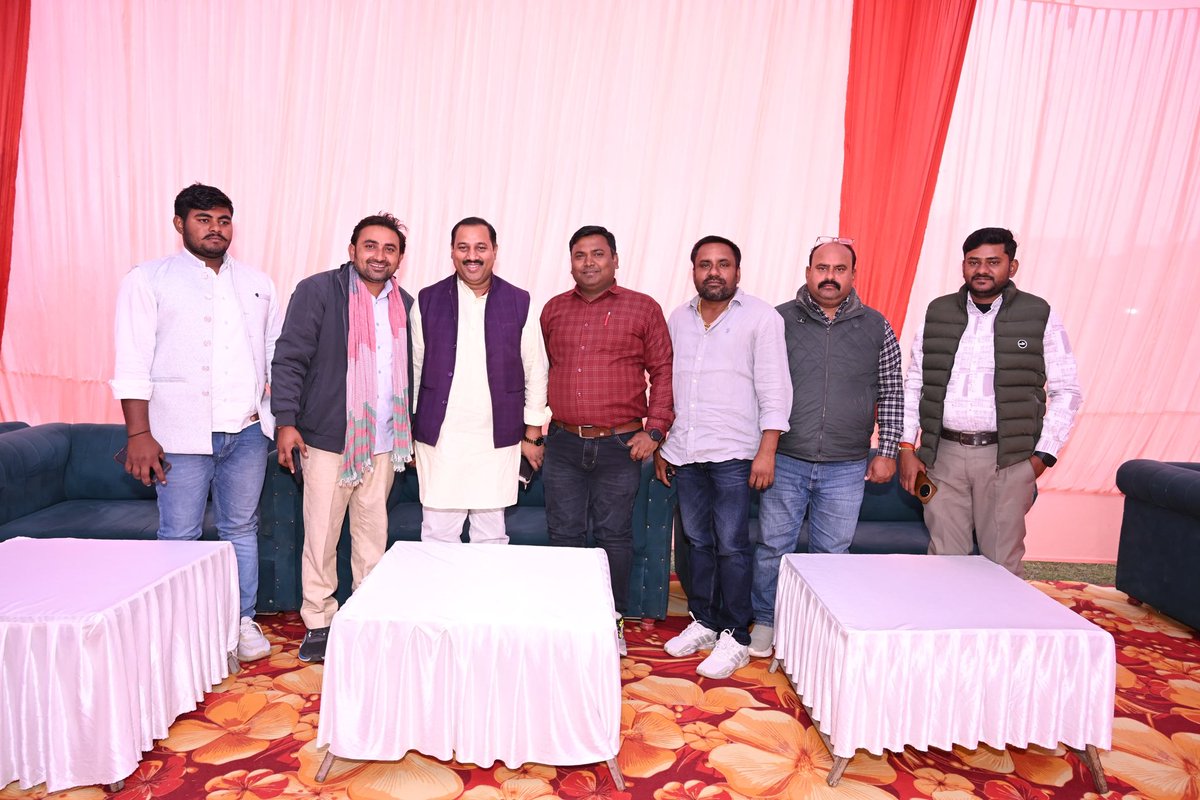 JitendraBJP4UP's tweet image. “जिला सहकारी बैंक के निदेशक श्री धर्मराज पाल जी की भतीजी के वैवाहिक समारोह में सम्मिलित होकर नवदंपत्ति को अपनी हार्दिक शुभकामनाएँ एवं आशीर्वाद प्रेषित किया। नवदंपत्ति के उज्ज्वल भविष्य की कामना।
#WeddingCeremony #BestWishes #HappyCouple #Blessings #Celebration #FamilyMoments”
