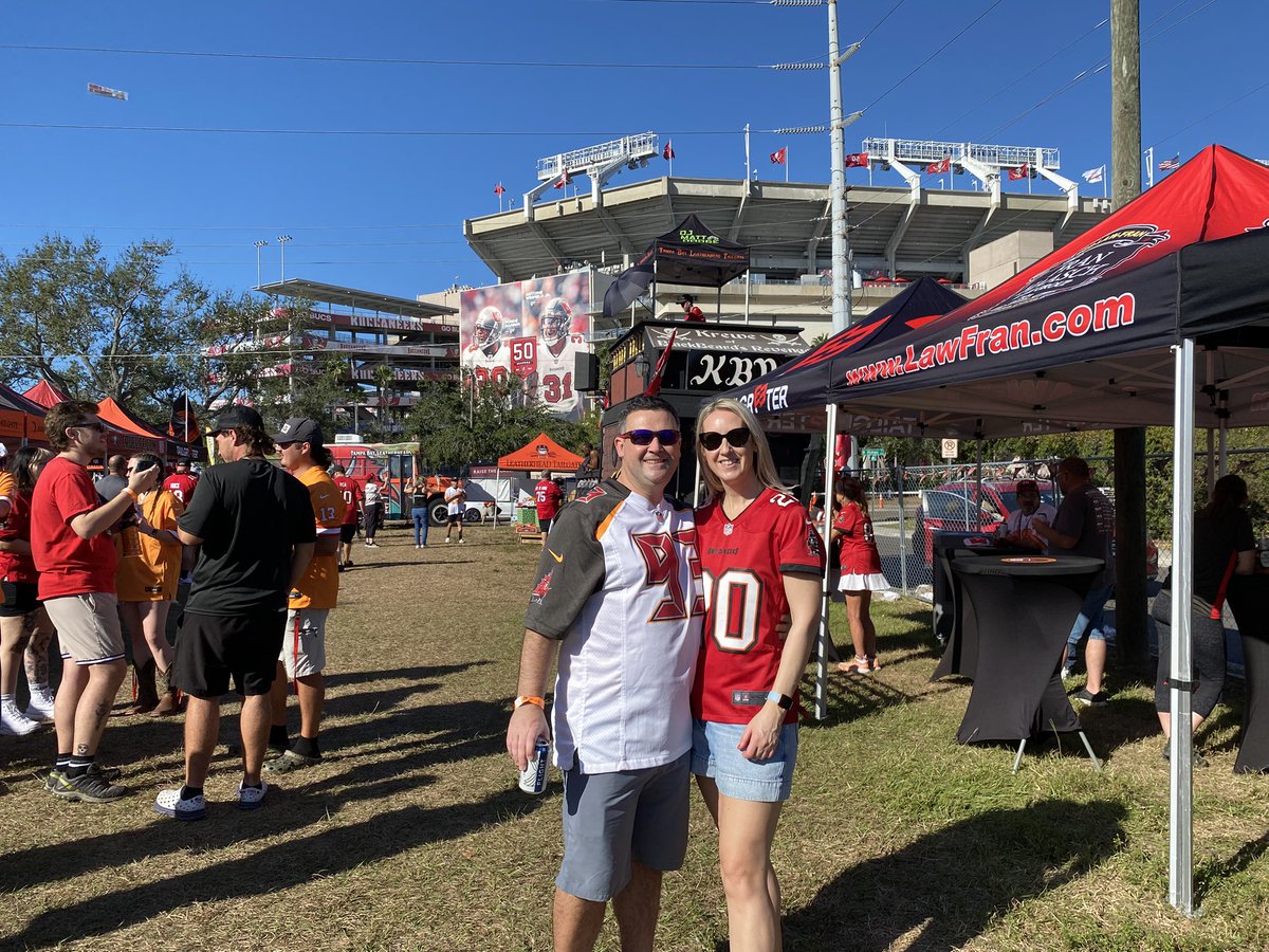 S21AJT's tweet photo. Tailgate time @BucsUK https://t.co/hP8Kyad14X