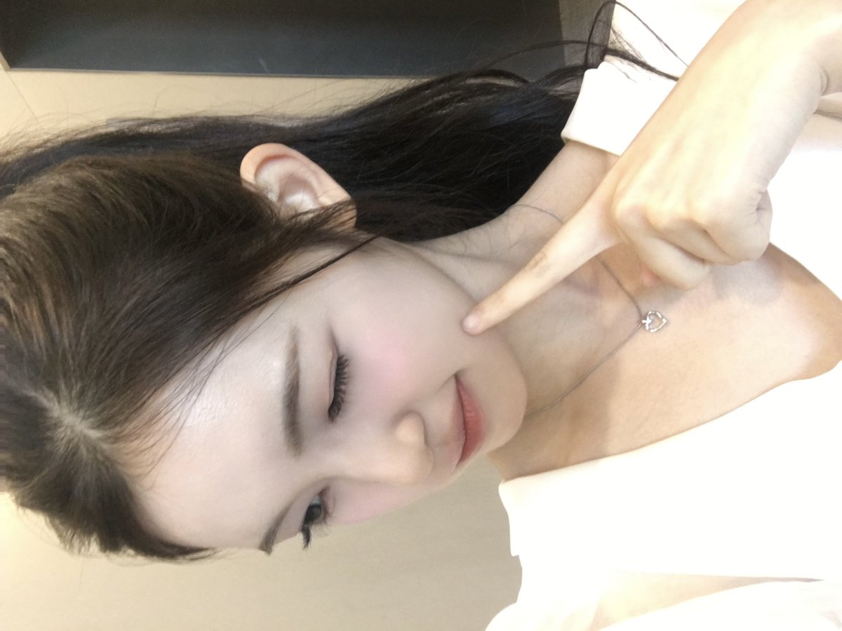 r4mi_n12's tweet image. 인용으로 좋아하는 유하 셀카 올리기하자
우선 저는..⤵️