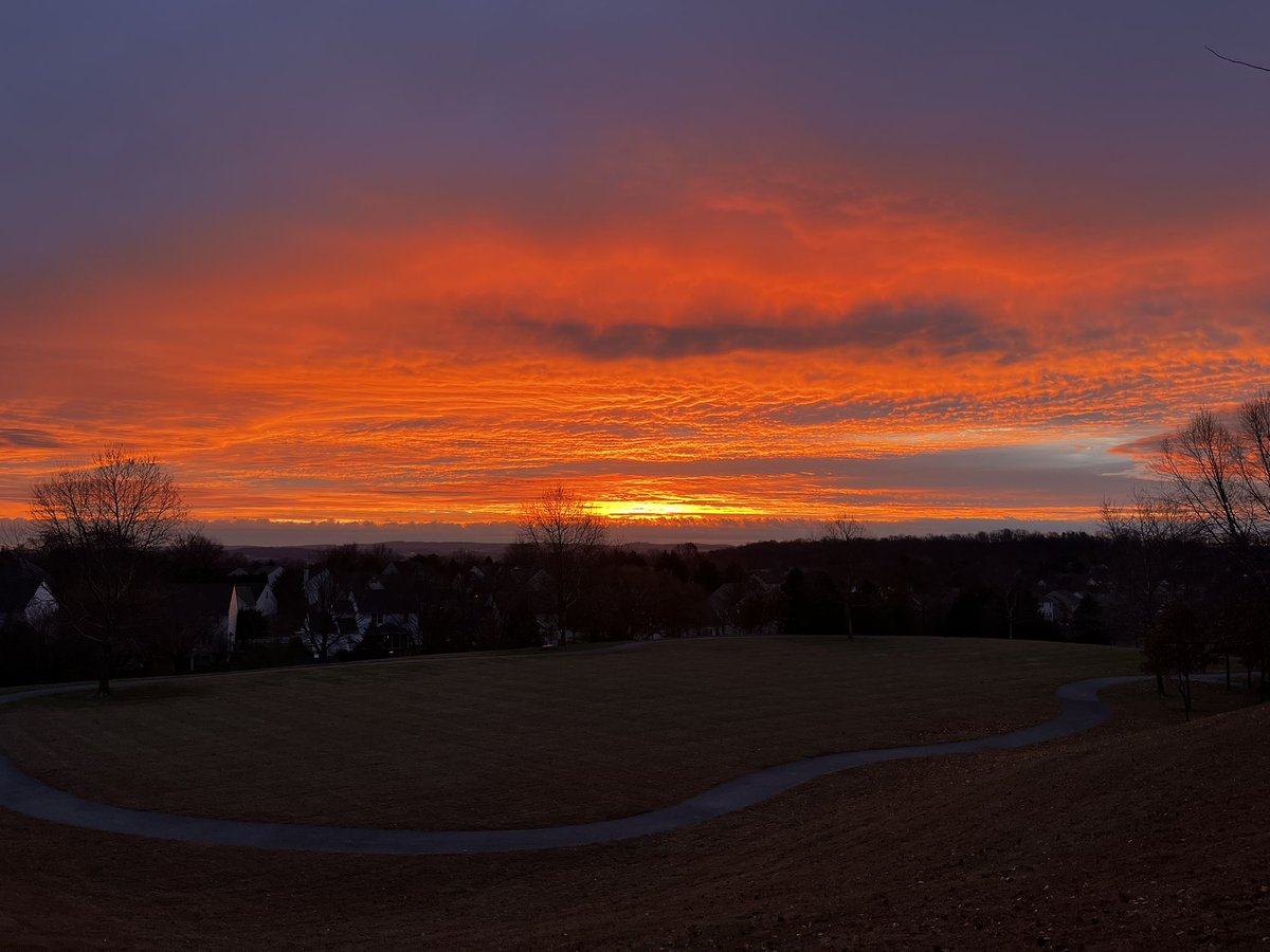 JaySandberg's tweet photo. @weatherchannel Sunday Sunrise from Willow Street, PA 11/30/25 #sundaysunrise https://t.co/BC1qdBkLvT