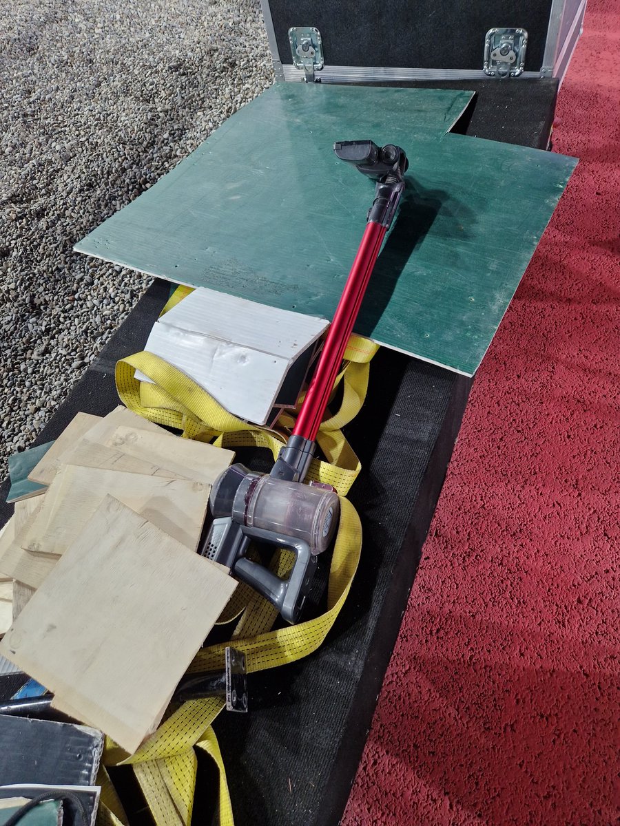 AndreF1nl's tweet image. Altijd handig op de grid... #GPQatar