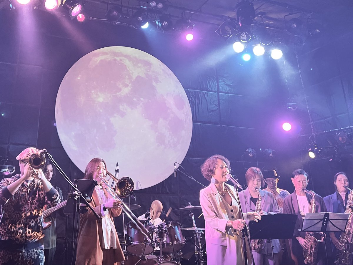 noah330's tweet photo. #YAPANI #WaYoSet #上鈴木兄弟 の共演最高に楽しかった♪
ヤパニの今年の新曲3曲「Tigerlily」「Don't You Worry 'bout a Thing(feat.mizquiさん)」「Dragonfly」そして「Salvia(feat.上鈴木兄弟)」をパワフルで大迫力の生演奏&生歌で聴くことができてめちゃくちゃ嬉しかった♬ https://t.co/PzgdhYkJZz