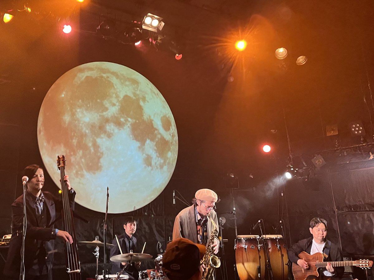 noah330's tweet photo. #YAPANI #WaYoSet #上鈴木兄弟 の共演最高に楽しかった♪
ヤパニの今年の新曲3曲「Tigerlily」「Don't You Worry 'bout a Thing(feat.mizquiさん)」「Dragonfly」そして「Salvia(feat.上鈴木兄弟)」をパワフルで大迫力の生演奏&生歌で聴くことができてめちゃくちゃ嬉しかった♬ https://t.co/PzgdhYkJZz