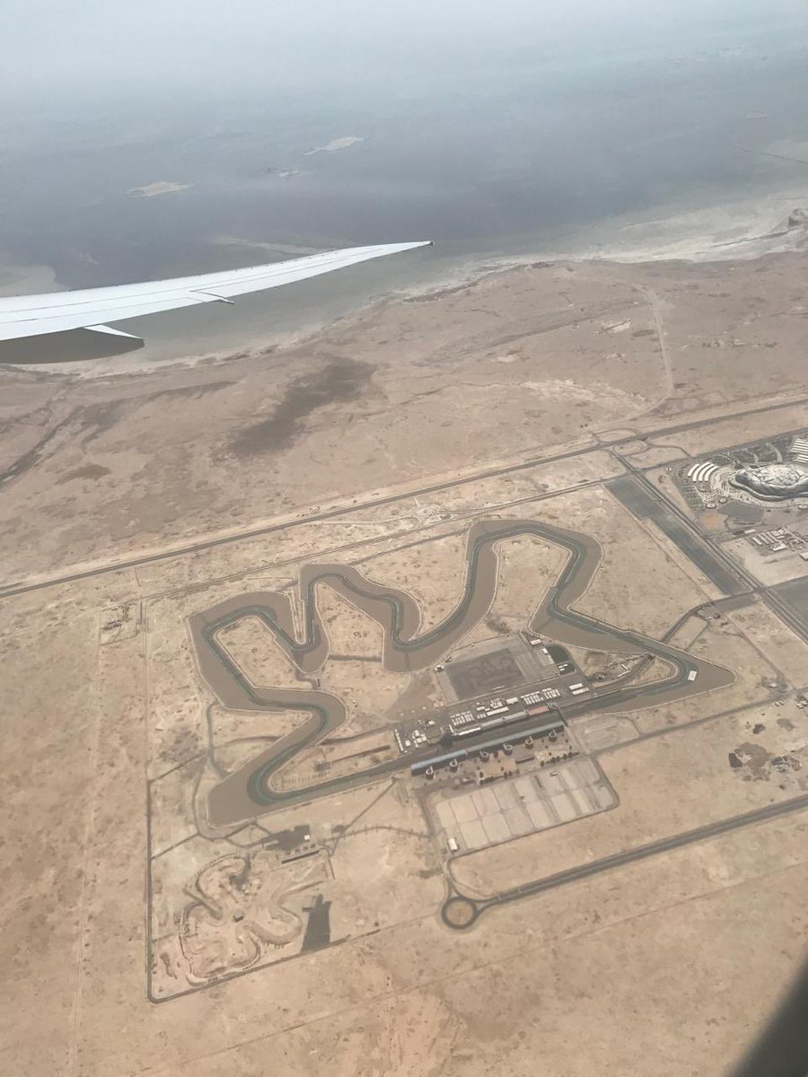 ML80944125's tweet photo. En el día del GP de Qatar Comparto vista aérea del
Circuito y estadio mundialista en Lusail, sin querer queriendo fuimos testigos de esto en el año 2017 cuando lo único que encontramos era solo arena. #TelemetricoF1 #vamosnene https://t.co/QzXSvxtXDm