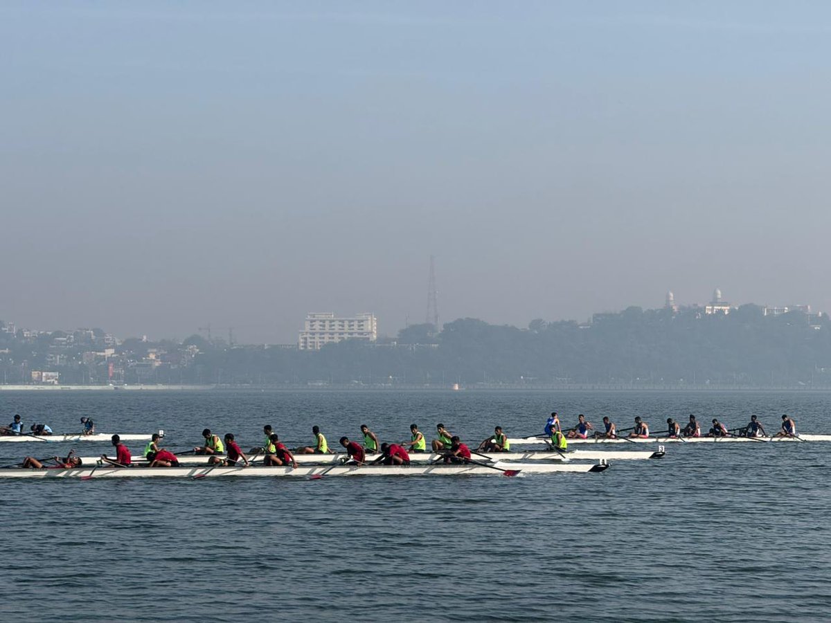 ColSarvatraSprs's tweet photo. 🚣‍♂️🇮🇳 Cadets of Boys Sports Company dominate at the 8th Inter State Challenger & 45th Junior Nationals in Bhopal — 4 Gold 🥇 + 1 Silver 🥈 & crowned Overall Champions! 👏🔥

Pride of the Sappers, forging champions for the nation! 🇮🇳 #Sappers #ArmySports #PrideAndPerformance #MissionOlympics