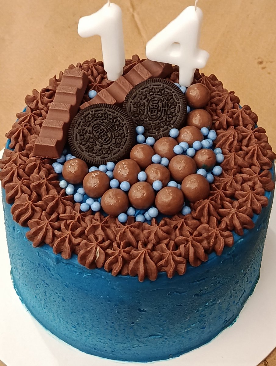 Όταν ήταν τεσσάρων, ζήτησε τούρτα με τα Χελωνονιντζάκια...τωρα στα 14... "φτιάξε ρε Μαμά μια απλή τούρτα εκεί να σβήσουμε τα κεράκια".. 
Μεγαλώνουν....

🩵🎶💙

Σκουπιδάκι στο μάτι 🥹