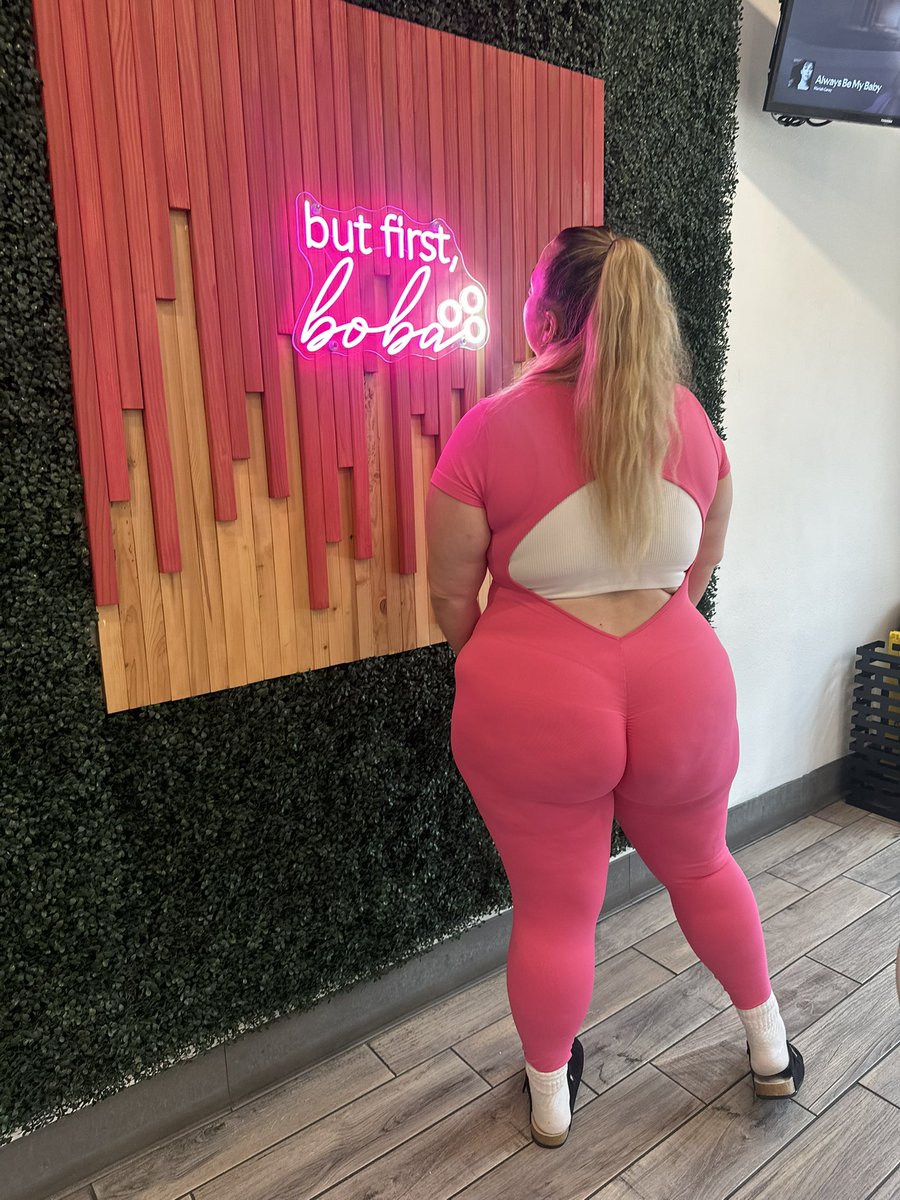 daniellee760's tweet photo. My fav things to do these days are going to the gym &amp; getting boba after 🥹🩷 https://t.co/788IYUWkWd