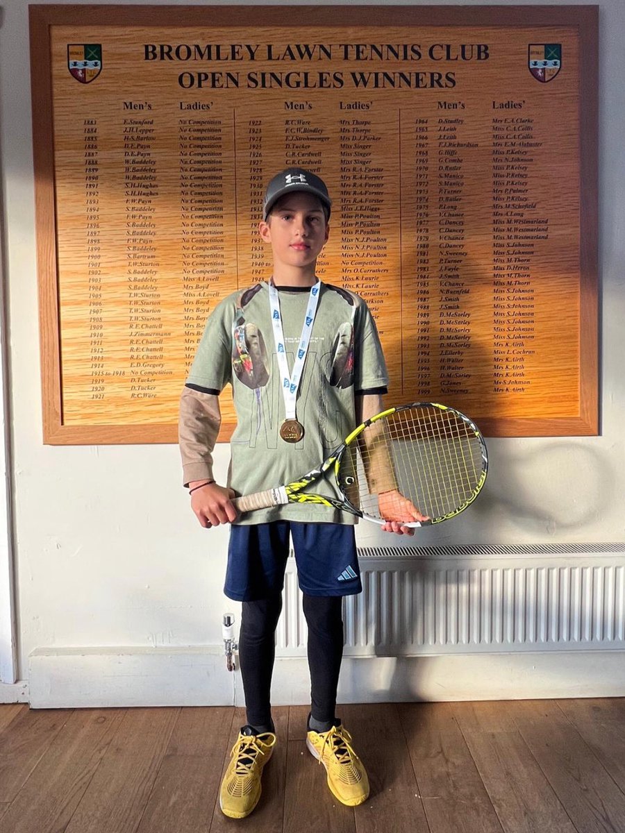 Nice work from Denis, continuing a good weekend of competition winning the 10U London &amp; South East Tour Grade 5 at Bromley Lawn Tennis &amp; Squash Club 🥇💪