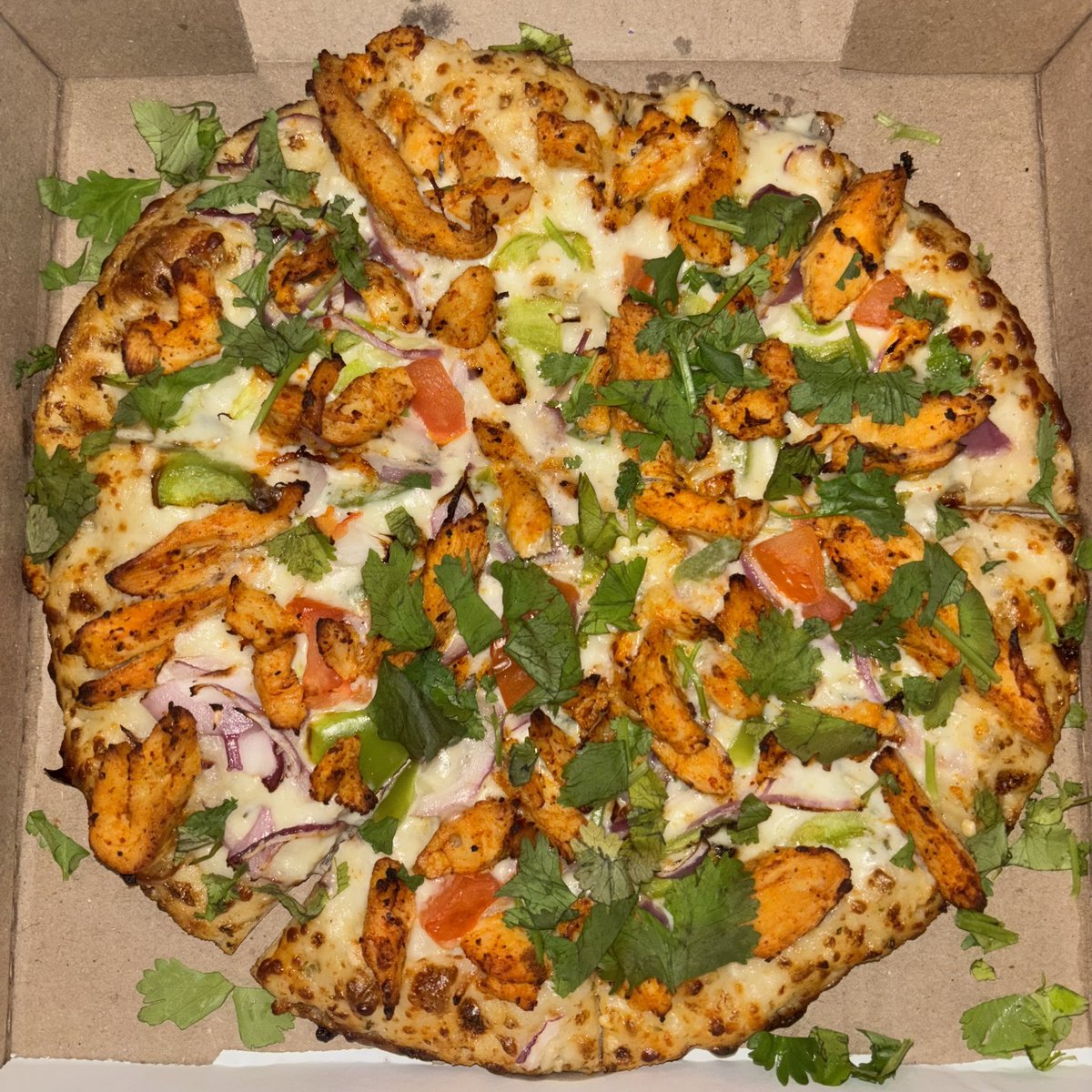 ohaiyokaiyo's tweet image. i nut all over this tandoori pizza it was so good