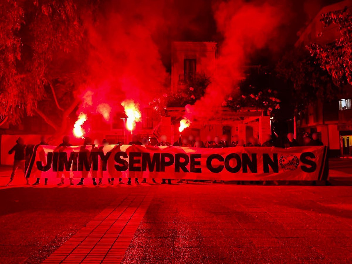 El teu record continua viu,
𝐉𝐢𝐦𝐦𝐲 𝐬𝐞𝐦𝐩𝐫𝐞 𝐜𝐨𝐧 𝐧𝐨𝐬.